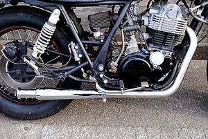 ステンレス製 SR400用トランペットマフラー　ステンレス　ポリッシュ仕上げ　エキパイプ部分は日本製　