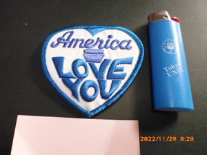 ハート型ワッペン　青　America Love You 裏にはアイロンの熱でつく糊が付いています