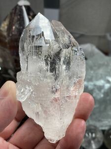 ネパール ガネッシュヒマール産 ヒマラヤ水晶 約173g 磨きなし