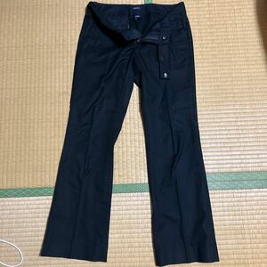 GAP 黒パンツ2