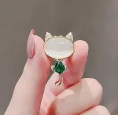 【残り2点】レディース ねこちゃん ピン お洒落　アクセサリー ブローチ