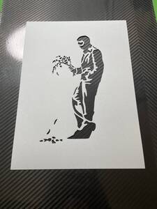 バンクシー【070】【花を持ってたたずむ男】【Ａ４　厚紙】ステンシルシート　オマージュアート　BANKSY