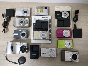 【ジャンク】コンパクトデジカメ 11点 おまとめ　大量　SONY / Cyber-shot / Panasonic / LUMIX / DSC-W530 / FinePix A800 / DMC-FX77