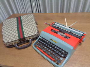 GUCCIケース　olivetti lettera 32　オリベッティタイプライター　シェリーライン調にカスタムカラー