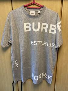 正規 21SS BURBERRY LONDON ENGLAND バーバリー by Riccardo Tisci Horseferry ラバーパッチ Tシャツ 灰 XS CNSOUFOU1QUA 8028904