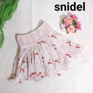 snidel フラワー刺繍&ビーズ飾り ミニスカート 裏地ショートパンツ型 薄ピンク 花柄66145