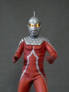 メガソフビフィギュア ウルトラセブン・電飾完成品　(海洋堂製ガレージキット)