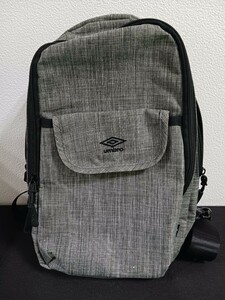 アンブロ UMBRO シンプル カジュアル ボディバッグ ショルダーバッグ BAG バッグ 鞄 かばん 灰 グレー 