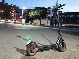 特定小型原付の電動キックボード最高速度表示灯等に！緑LEDランプ（充電式）前後2個セット