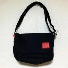 Manhattan Portage メッセンジャーバッグ　ショルダー　ブラック