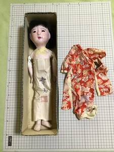 昔の市松人形「幸玉」箱付き　身長約41cm ／鳴き笛付き　お顔に汚れ有り　人毛　虫喰いの赤い着物はオマケです　経年品／現状渡し