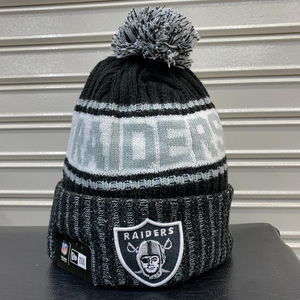 USA正規品 NEWERA ニューエラ NFL ラスベガス レイダース Raiders 黒 ニット帽 ポンポン付き ニットキャップ 極暖 フリース アメフト