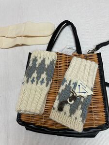 ista-ireハンドウォーマー　　ハンドメイドソックスのオマケ付き　Himalayan handicraft