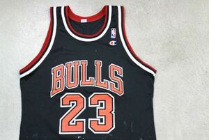 【古着レアGAME TOPS CHAMPION NBA BULLS JORDAN メッシュユニフォームタンクトップ黒赤44】チャンピオンブルズジョーダン23シカゴペンキ