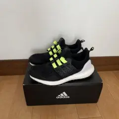 adidas Ultra Boost 黒/蛍光イエロー