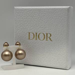 Dior ディオール トライバルピアス パール 7.7g ベージュ系