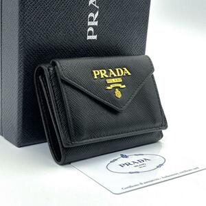 未使用級◆PRADA プラダ 三つ折り財布 ３つ折り コンパクトウォレット サフィアーノレザー 本革 ゴールド 金ロゴ ブラック 黒 レディース