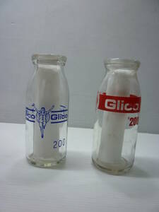 グリコ 赤・青 空ビン/昭和レトロ 古い 牛乳瓶 ミルク/2本.まとめて　水差し インテリア 花瓶 ディスプレイ