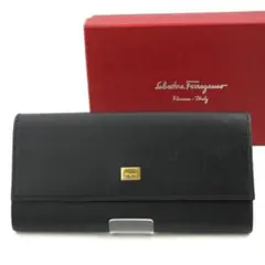 ✨美品✨　Salvatore Ferragamo　長財布　プレート　折り財布