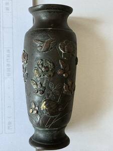 時代物　古銅　高肉象嵌　小壷　鳥花草彫刻　高約10.5cm 花器 銅製 時代物 細密細工 古美術品　「3855」