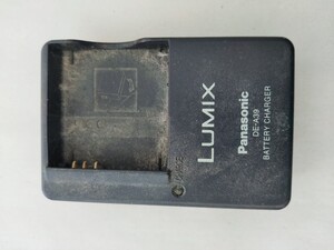 0037 Panasonic パナソニック LUMIX バッテリーチャージャー 充電器 コンパクトデジタルカメラ用 DE-A39