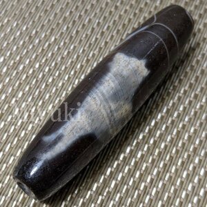 御幸天珠 AZ07369 珍品 馬蹄痕 イヌの模様 天珠 54x13mm ドラゴンライン 戌年 生まれ年 いぬ 犬 特殊天珠 干支 御守 お守り ※内部の穴細め