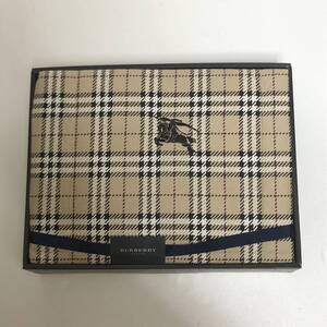 激レア/廃盤品【送料無料】新品未使用/正規品/Burberry/羽毛肌掛けふとん/布団/ダウンケット/1枚/ダウン50%/フェザー50%/寝具/箱付き(Y102)