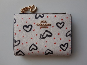 COACH　コーチ　財布　二つ折り財布　折財布　小銭入れ　コインケース　カードケース　パスケース　ハート　ドット　かわいい　レディース