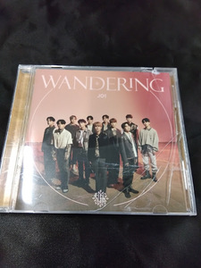 JO1/WANDERING　初回限定盤B　中古CD・送料無料！（ケース割れ箇所あり））