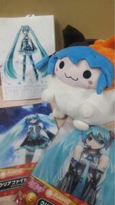 初音ミク グッズセット まるくなる ぬいぐるみ huke 画集 ボーカロイド くじ