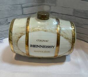 HENNESSY NAPOLEON COGNA　ブランデー　樽型　陶器ボトル　700ｍｌ　40％/未開栓/経年自宅保管品