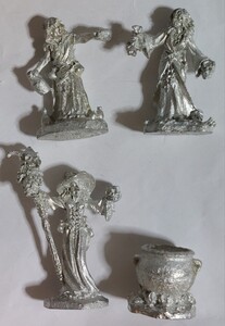 メーカー不明 ファンタジー メタルフィギュア 鍋を囲む魔女? 本体のみ TRPG FANTASY MINIATURE