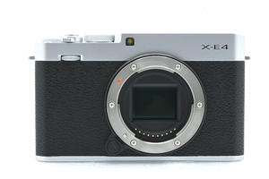 FUJIFILM X-E4 シルバー ボディ フジフィルム ミラーレスデジタルカメラ 充電器 ストラップ付 ■29899