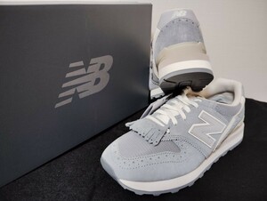 新品24.5cmニューバランス newbalanceグレーレディーススニーカーWL996TU2タッセルフリンジCM996好きにも