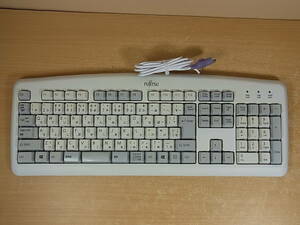 □Ab/550☆富士通 FUJITSU☆PS/2キーボード☆KB-0325☆動作不明☆ジャンク