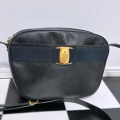 《美品》Ferragamo(フェラガモ)ショルダーバッグ