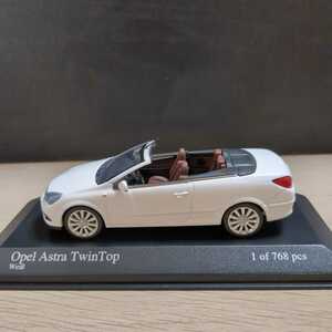 1/43 Opel Astra TwinTop(オペル アストラ ツイントップ)2006 White(ホワイト)　MINICHAMPS(ミニチャンプス)