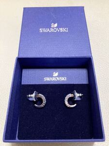 送料無料　新品　未使用　SWAROVSKI スワロフスキー　フープ　ピアス　ブルー　箱あり　韓国ドラマ