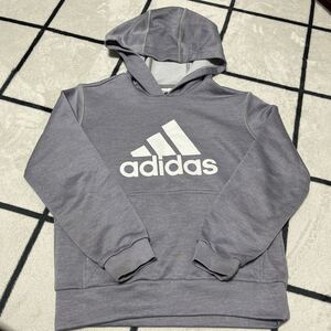 美品　キッズ　adidas パーカー 140 グレー CLIMALITE アディダス