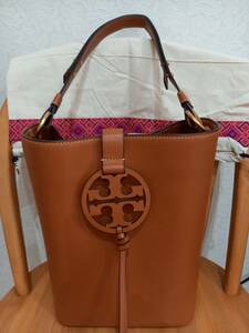 Tory Burch　レザーバック