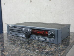 【格安スタート 元箱付】TASCAM CDレコーダー CD-RW2000 タスカム