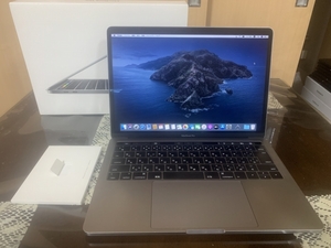 極美品　Apple MacBook Pro Retina A1706 2017 モデル Core i7 3.5GHz/13.3インチ/Win10 Pro/16GB/PCI SSD 1TB/Touch Bar