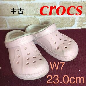 【売り切り!送料無料!】A-374 crocs!ボア付きサンダル!W7 23.0cm!クロックス！ピンク!ボア!暖かい!中古!