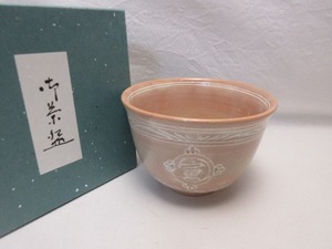 H11136 【 ほぼ未使用 茶道具 三島手 茶碗 陶印 作者不明 紙箱 】 検) 作家物 煎茶道具 茶懐石 茶湯 茶器 茶事 茶会 お点前 和物ⅰ