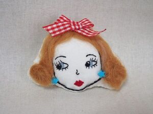 Doll Dressing♪お人形の顔ブローチ キャシー フランス刺繍/手刺繍/フェルト/ドール/昭和レトロ/ビーズ/女の子/小物/アクセサリー/かお