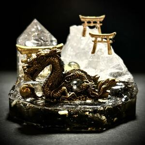 ◇宝珠を掴む龍◇三基の鳥居◇八角◇オルゴナイト◇オブジェ◇オブシディアン◇シトリン◇水晶◇