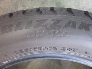 225/55Ｒ18 BRIDGESTONE　BLIZZAK DM-V3 スタッドレスタイヤ　ブリザック　ブリヂストン　手渡し可能