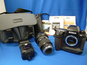 【T19781】 Nikon ニコン カメラ F5 AF NIKKOR 35-70mm Nikon SPEEDLIGHT スピードライト SB-28 ストロボ セット ケース付き 動作品