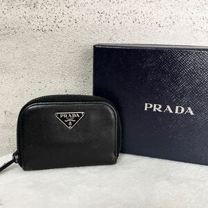 【贅沢品の極み】PRADA プラダ　コインケース 小銭入れ　三角プレート　サフィアーノ　レザー　本革　ブラック