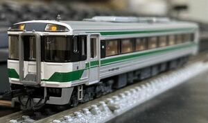 マイクロエース キハ185-1012 T車 (A0360 キハ185系 国鉄色 特急南風セットより1両 四国) 3 運転台側はエアホース付きのカプラー